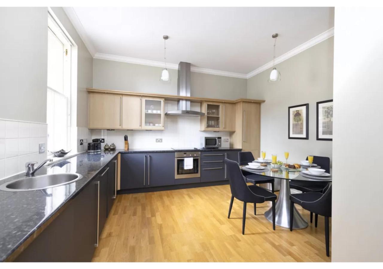 Royal Mile Apartments By Joivy Edimburgo Exterior foto